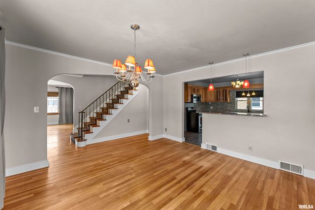 2434 29TH Street, Moline, IL 61265