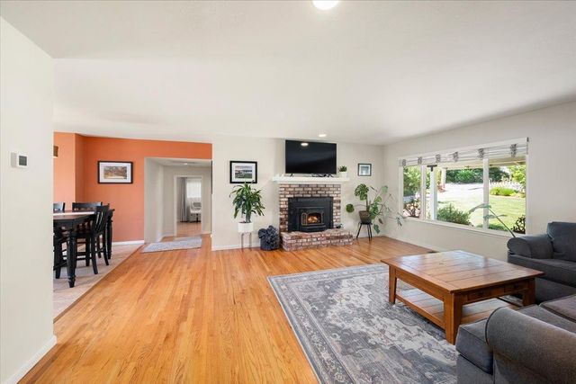 260 Greenfield Ave, Auburn, CA 95603