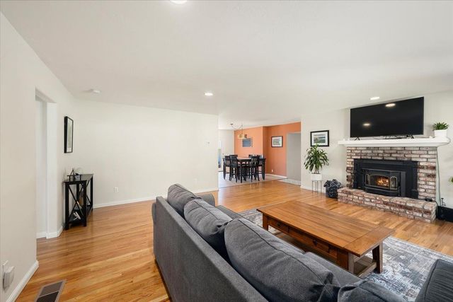260 Greenfield Ave, Auburn, CA 95603