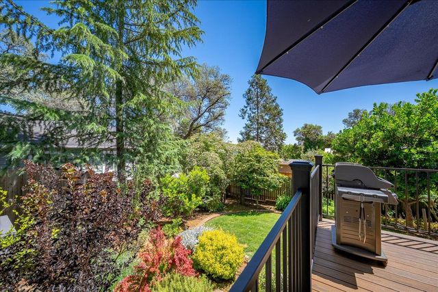 260 Greenfield Ave, Auburn, CA 95603