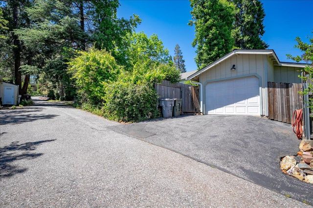 260 Greenfield Ave, Auburn, CA 95603