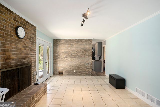 1050 Skyline Drive, Covington, GA 30014