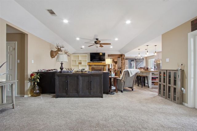 17878 Village Way, Conroe, TX 77302