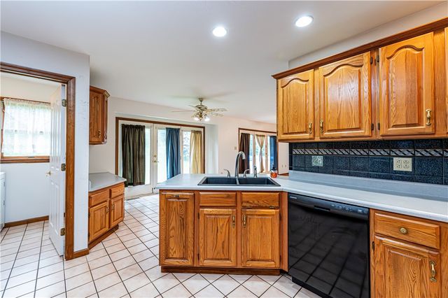 9 Timber Trail Drive, Hempfield Twp, PA 15601