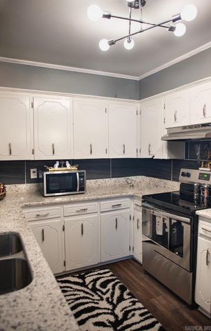 16 Walnut Valley, Little Rock, AR 72211