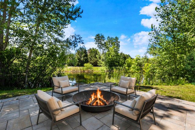 103 S Alder Lane, Eagle, ID 83616