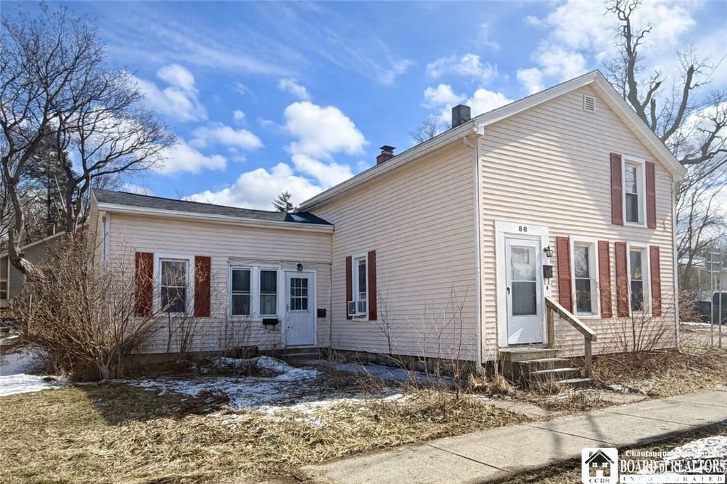 88 Main Street, Hanover, NY 14136