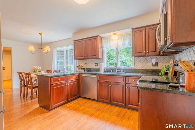 260 Pilgrim Lane, Stratford, CT 06614