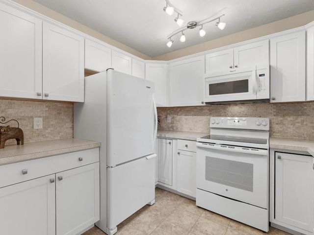 2650 Boundbrook Boulevard 109, West Palm Beach, FL 33406