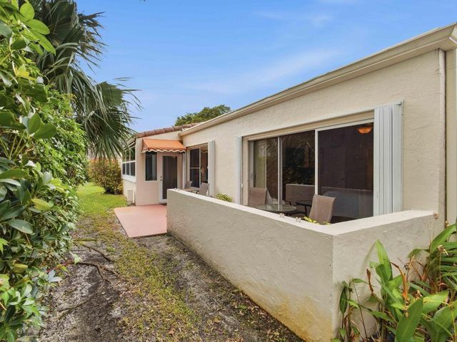 2650 Boundbrook Boulevard 109, West Palm Beach, FL 33406