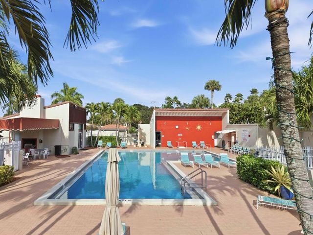 2650 Boundbrook Boulevard 109, West Palm Beach, FL 33406