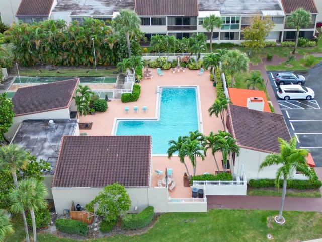 2650 Boundbrook Boulevard 109, West Palm Beach, FL 33406