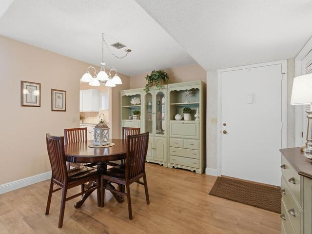 2650 Boundbrook Boulevard 109, West Palm Beach, FL 33406