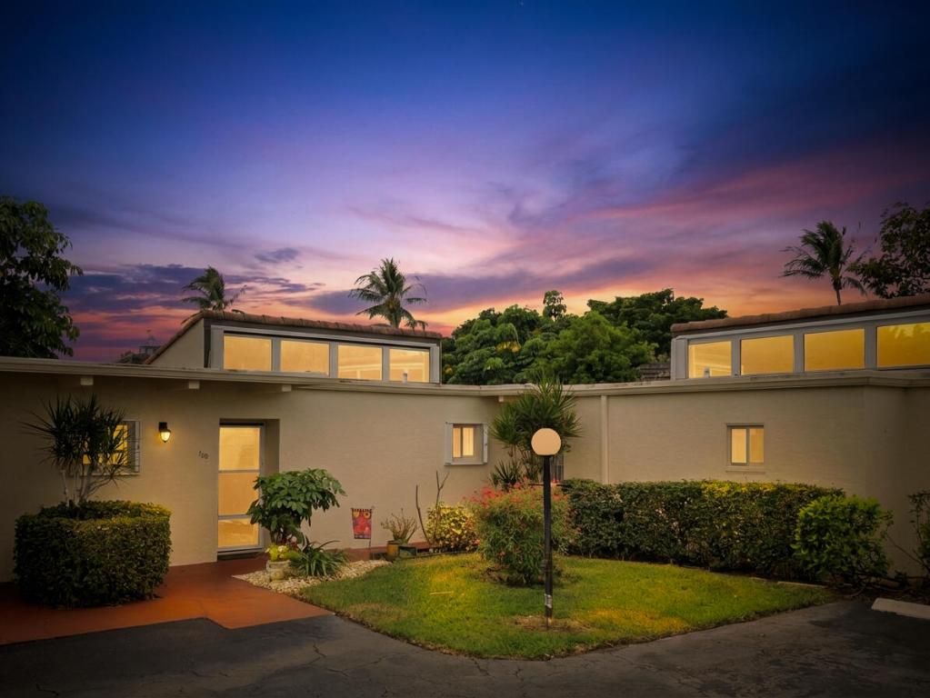 2650 Boundbrook Boulevard 109, West Palm Beach, FL 33406