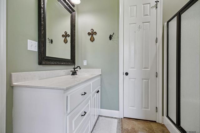 29700 Henderson Ln, Walker, LA 70785