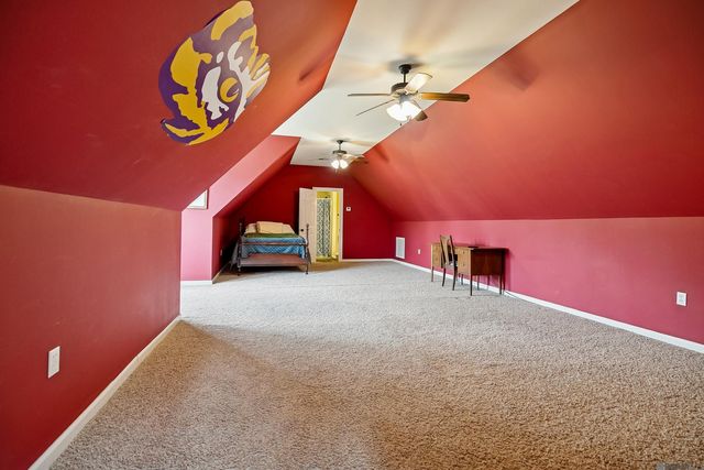 29700 Henderson Ln, Walker, LA 70785
