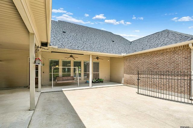 29700 Henderson Ln, Walker, LA 70785
