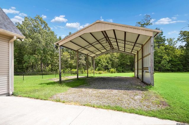 29700 Henderson Ln, Walker, LA 70785