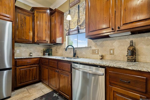 29700 Henderson Ln, Walker, LA 70785