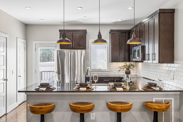 2003 Convent Pl Apt 6, Nashville, TN 37212