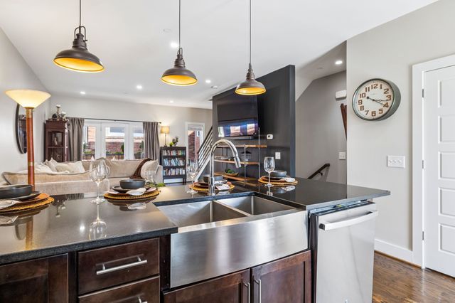 2003 Convent Pl Apt 6, Nashville, TN 37212