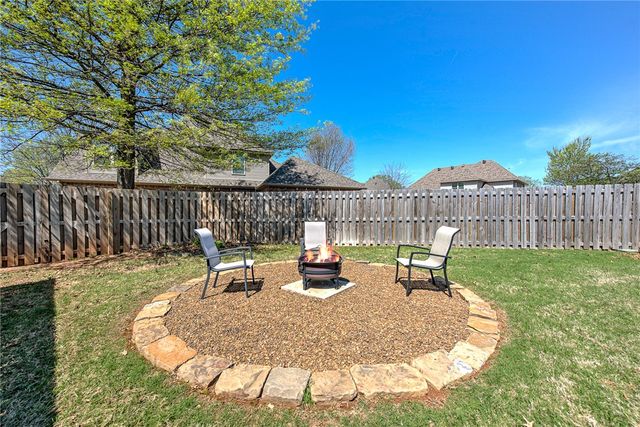 4280 W Water Lilly Court, Fayetteville, AR 72704