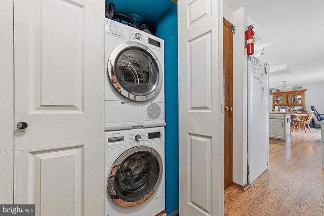 38 N DUPONT RD, Carneys Point, NJ 08069