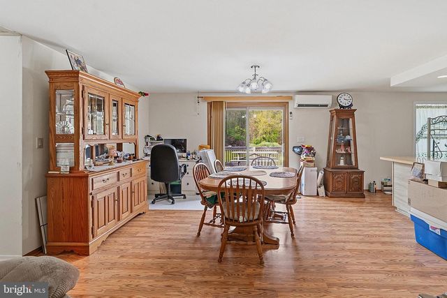 38 N DUPONT RD, Carneys Point, NJ 08069