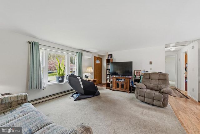 38 N DUPONT RD, Carneys Point, NJ 08069