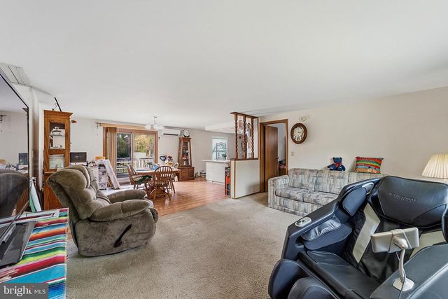 38 N DUPONT RD, Carneys Point, NJ 08069