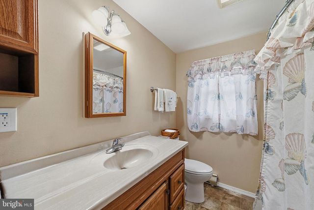 38 N DUPONT RD, Carneys Point, NJ 08069