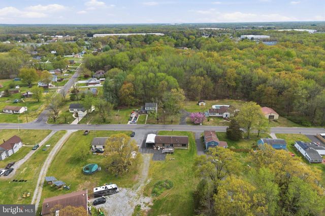 38 N DUPONT RD, Carneys Point, NJ 08069