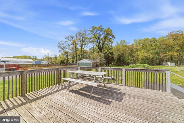 38 N DUPONT RD, Carneys Point, NJ 08069