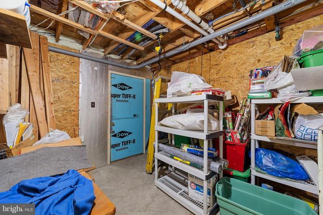 38 N DUPONT RD, Carneys Point, NJ 08069