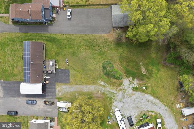 38 N DUPONT RD, Carneys Point, NJ 08069