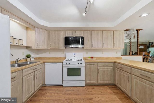 38 N DUPONT RD, Carneys Point, NJ 08069