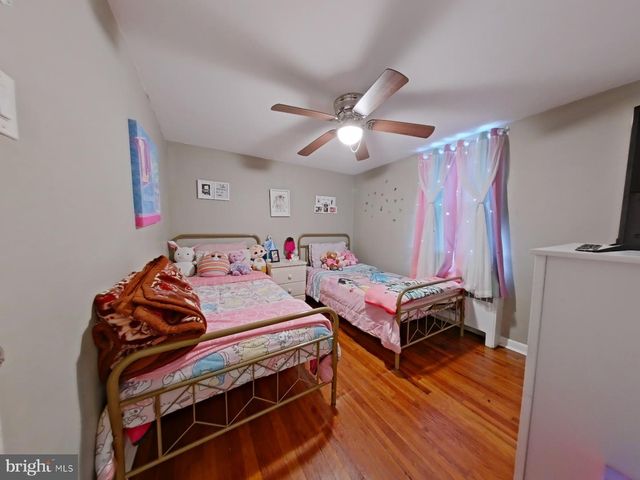 1413 GREEN VALLEY RD, Norristown, PA 19401