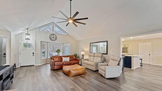 1 Evelynia Circle, Bella Vista, AR 72715