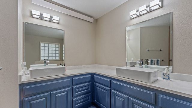 1 Evelynia Circle, Bella Vista, AR 72715