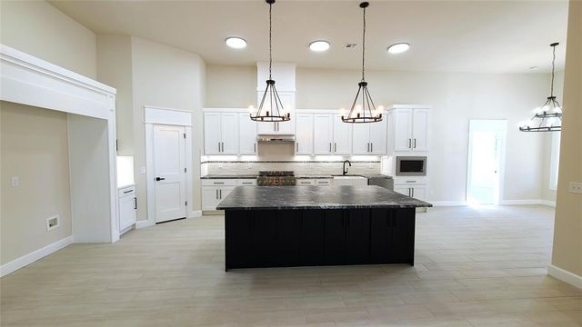 1308 W Harvard Way, Mustang, OK 73064