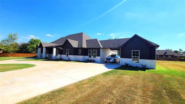 1308 W Harvard Way, Mustang, OK 73064