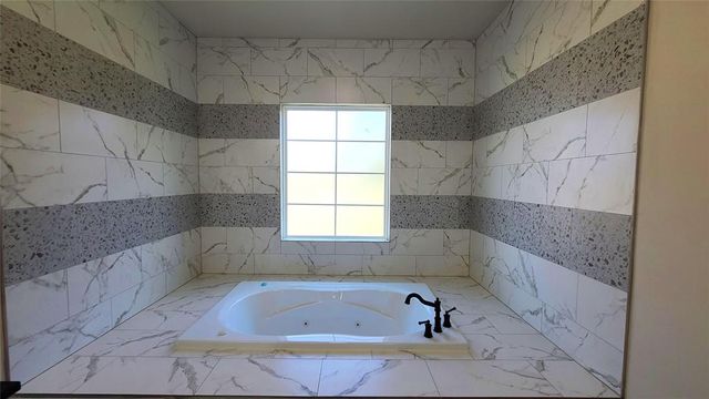 1308 W Harvard Way, Mustang, OK 73064