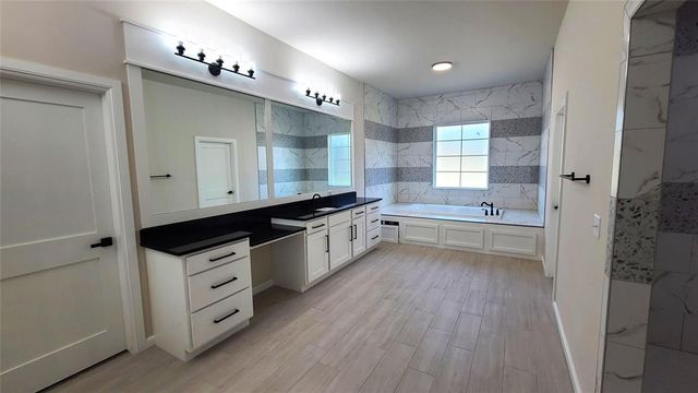 1308 W Harvard Way, Mustang, OK 73064