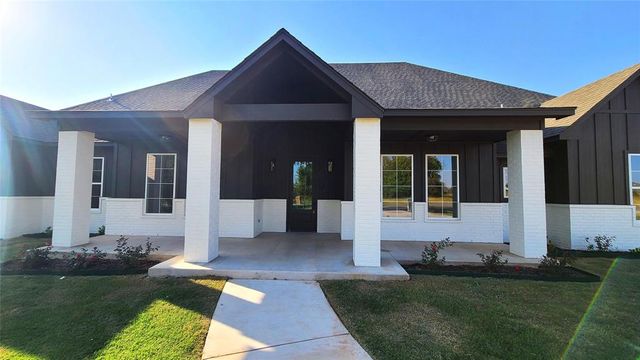 1308 W Harvard Way, Mustang, OK 73064