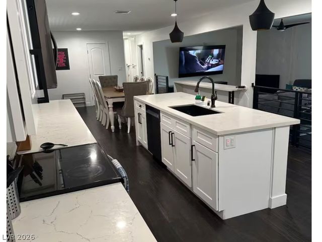 2708 West Oakey Boulevard, Las Vegas, NV 89102
