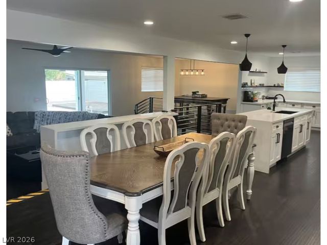 2708 West Oakey Boulevard, Las Vegas, NV 89102