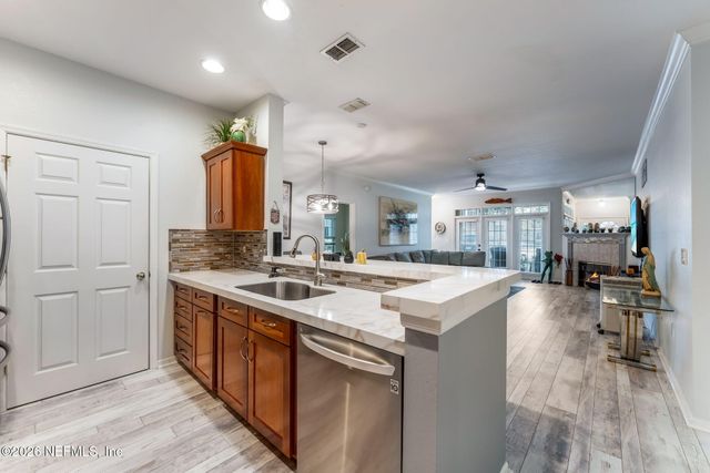 10901 BURNT MILL Road 2402, Jacksonville, FL 32256