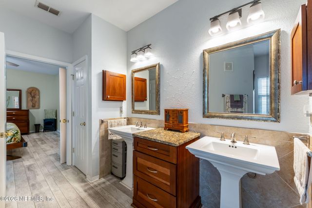 10901 BURNT MILL Road 2402, Jacksonville, FL 32256