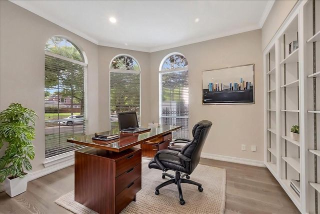 15511 Turtle Oak Court, Houston, TX 77059