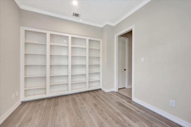 15511 Turtle Oak Court, Houston, TX 77059